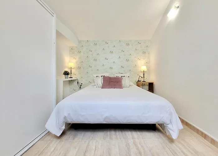 Miranda Penthouse Ad With Free Parking Apartman *