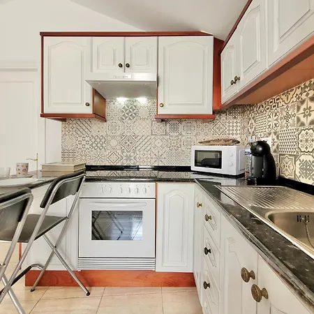 Miranda Penthouse Ad With Free Parking Apartment