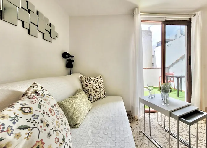 Miranda Penthouse Ad With Free Parking