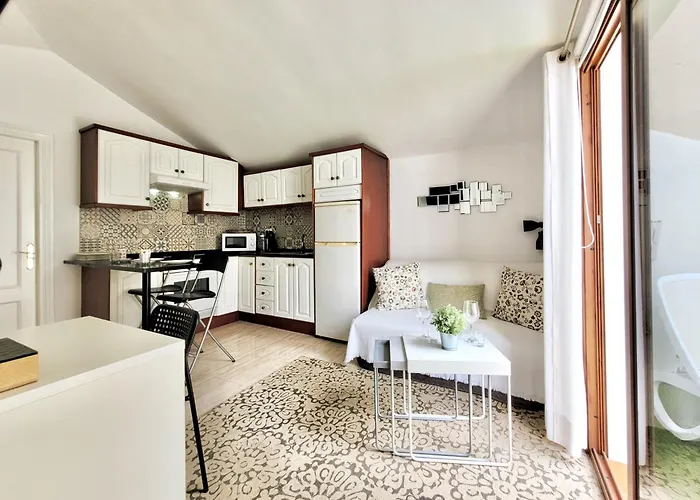 Miranda Penthouse Ad With Free Parking Apartment *